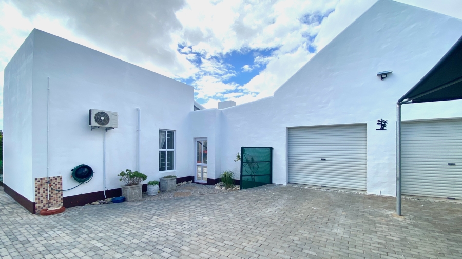 3 Bedroom Property for Sale in Velddrif Western Cape